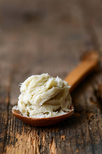 нерафинированное масло ши - shea butter moisturizer butter cream стоковые фото и изображения