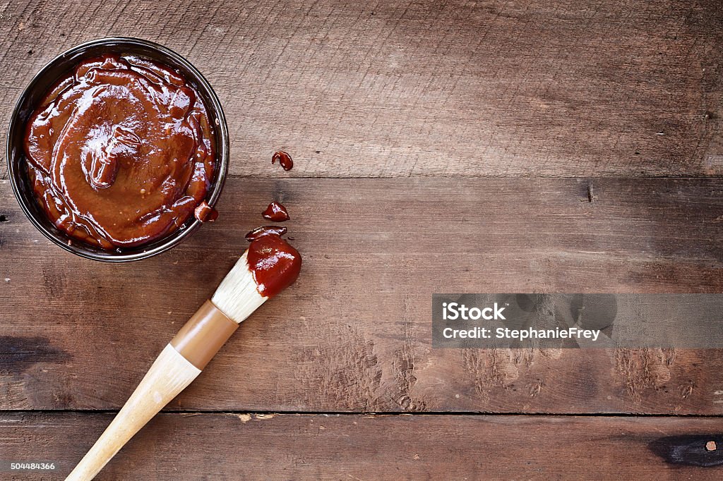 Pinceau de cuisine avec Sauce barbecue - Photo de Sauce barbecue libre de droits
