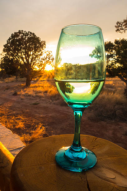 charonnay tramonto - desert wine foto e immagini stock