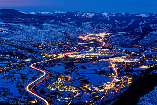 vail valley view at dusk with beaver creek - vail eagle county colorado stockfoto's en -beelden