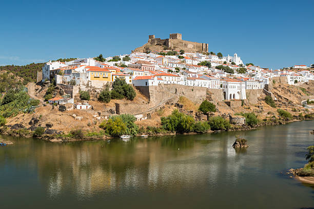 mertola miasta w portugalii - fort fortified wall castle stone zdjęcia i obrazy z banku zdjęć