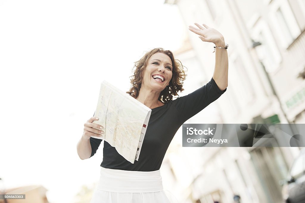 Belle femme d'âge mûr en voyage dans la ville italienne - Photo de Activité de loisirs libre de droits