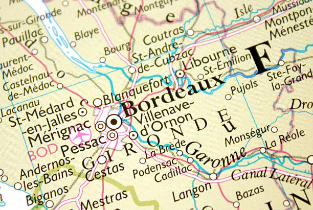 istock Map showing Bordeaux in France 504563937