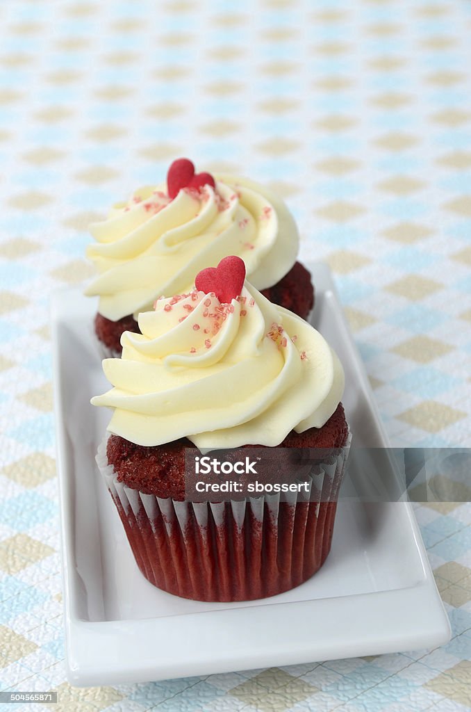 Red Velvet Cupcakes - Zbiór zdjęć royalty-free (Cupcake)