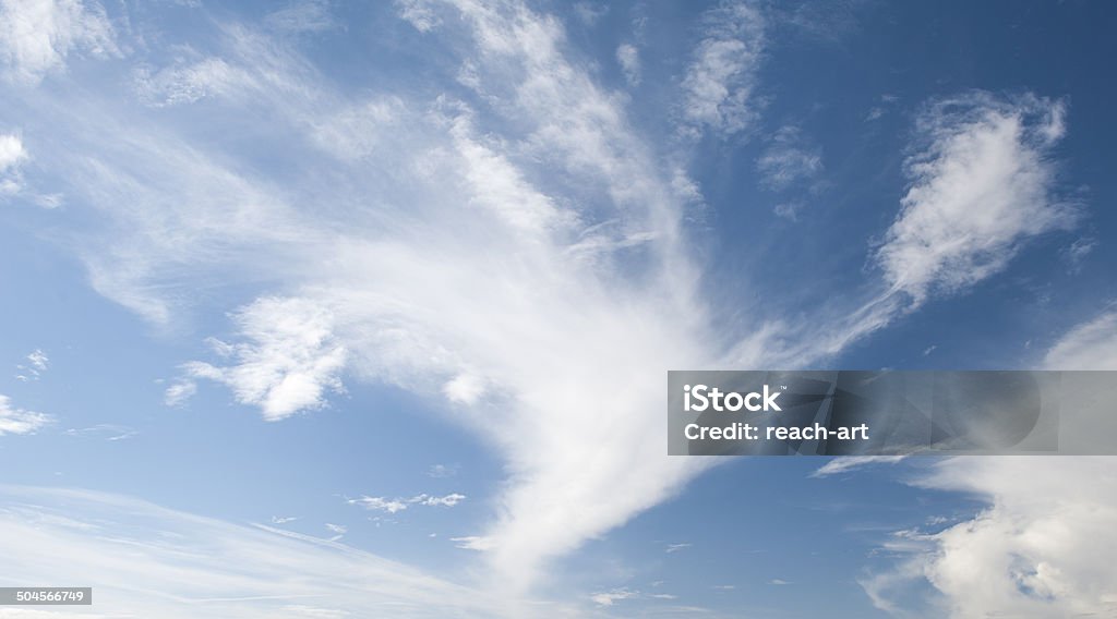 Blauer Himmel und weiße Wolken. - Lizenzfrei Blau Stock-Foto