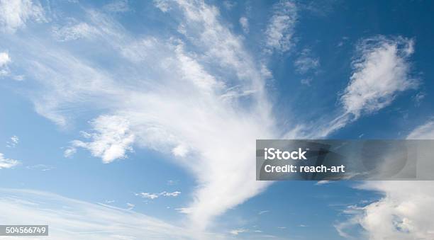 Голубое Небо И Белые Облака — стоковые фотографии и другие картинки Без людей - Без людей, Белый, Ветер