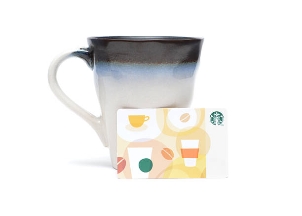 starbucks geschenkgutschein - geschenkkarte fotos stock-fotos und bilder