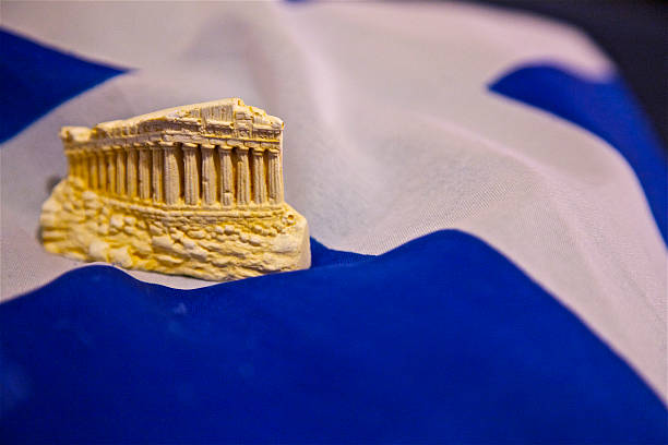 cultura grega lembrança parthenon na grécia bandeira ue país - greek islands greece day full frame imagens e fotografias de stock