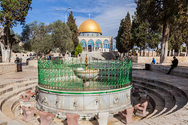 cupola sulla roccia a monte del tempio. gerusalemme. israele. - islam middle eastern ethnicity history haram foto e immagini stock