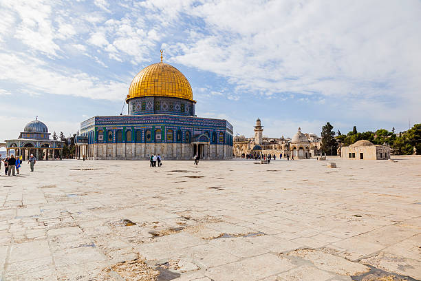 cupola sulla roccia a monte del tempio. gerusalemme. israele. - islam middle eastern ethnicity history haram foto e immagini stock