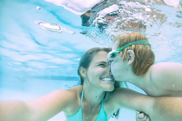 istock Underwater selfie kisses 504601999