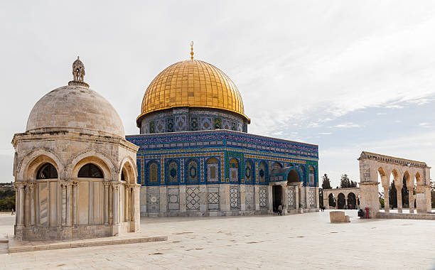 cupola sulla roccia a monte del tempio. gerusalemme. israele. - islam middle eastern ethnicity history haram foto e immagini stock