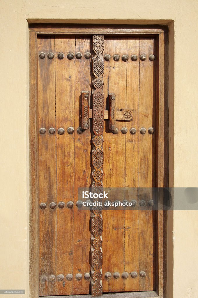 Magnifique porte ancienne à Riffa fort, Bahreïn - Photo de Antique libre de droits