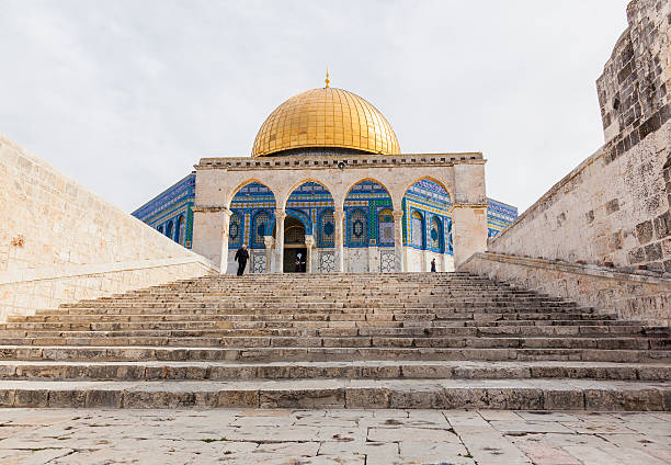 cupola sulla roccia a monte del tempio. gerusalemme. israele. - islam middle eastern ethnicity history haram foto e immagini stock