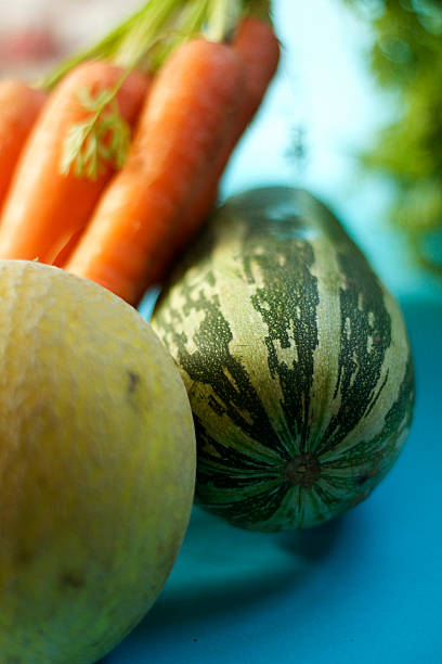 owoców i warzyw - carrot isolated bunch baby carrot zdjęcia i obrazy z banku zdjęć