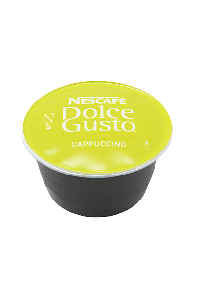 nescafe dolce gusto cappuccino kapsel - nestle stock-fotos und bilder