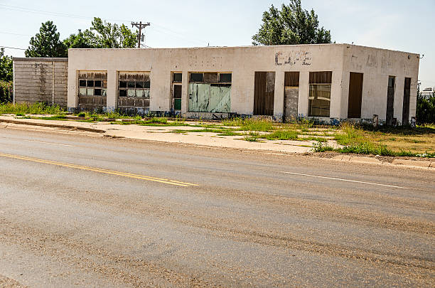 istock Repair Shop to Cafe 504680595