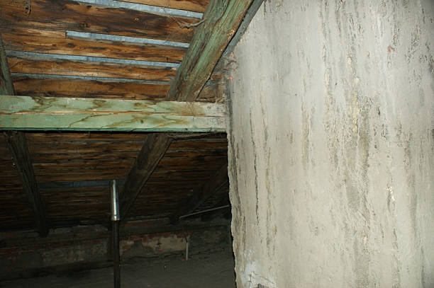 istock Old loft in an abandoned palace 504681271
