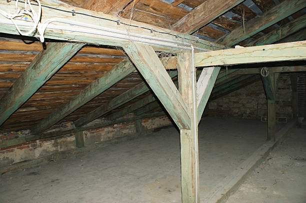 istock Old loft in an abandoned palace 504681283