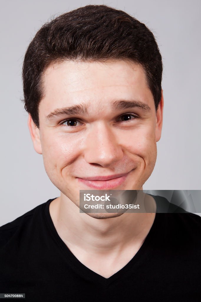 Porträt einer jungen Erwachsenen - Lizenzfrei 20-24 Jahre Stock-Foto Porträt einer jungen Erwachsenen - Lizenzfrei 20-24 Jahre Stock-Foto