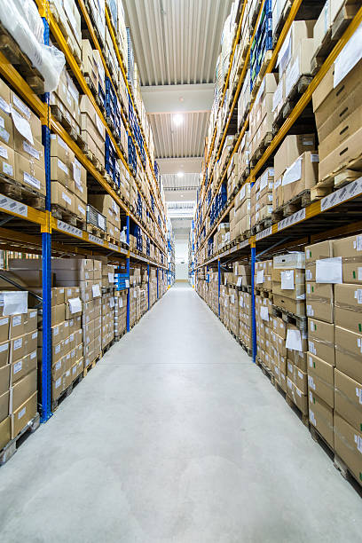 armazém de distribuição/center - warehouse distribution warehouse crate box imagens e fotografias de stock