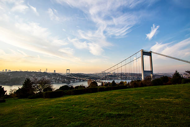 イスタンブール-トルコ - suspension bridge 写真 ストックフォトと画像