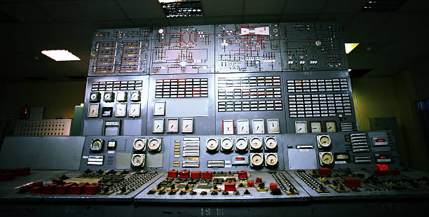 istock Control room of an old power generation plant 504709579