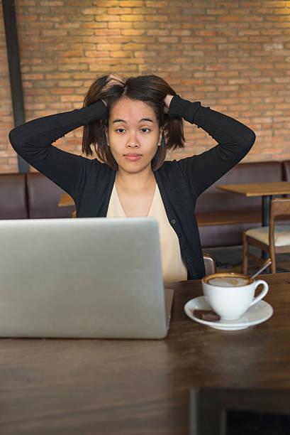 反応は見つかりませんでした。ファイルが閉じる前に保存されていません。 - document file emotional stress paperwork ストックフォトと画像