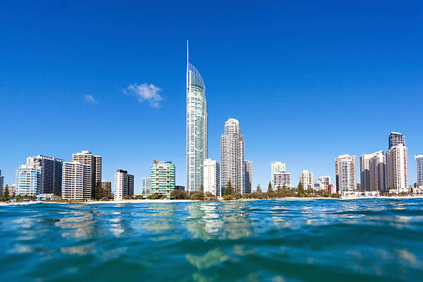 istock Blue waves rolling on Surfers Paradise beach 504796394