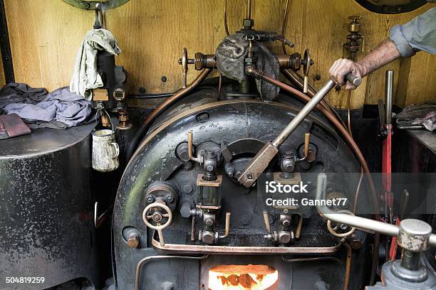 En El Footplate Foto de stock y más banco de imágenes de Anticuado - Anticuado, Brazo humano, Caldera - Herramientas industriales