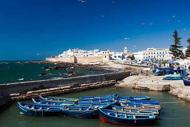 эс-сувейра - essaouira стоковые фото и изображения