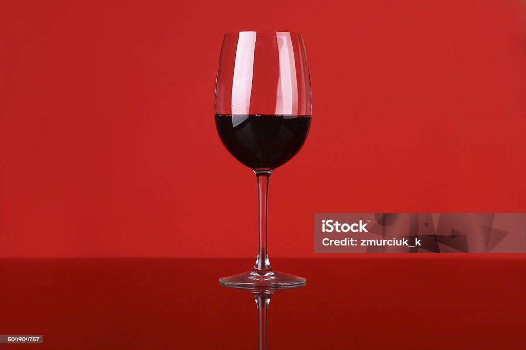 Bicchiere di vino rosso - Foto stock royalty-free di Alchol