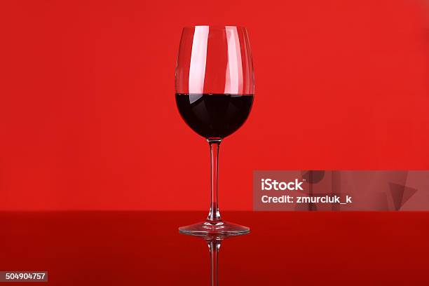 Bicchiere Di Vino Rosso - Fotografie stock e altre immagini di Alchol - Alchol, Bibita, Bicchiere