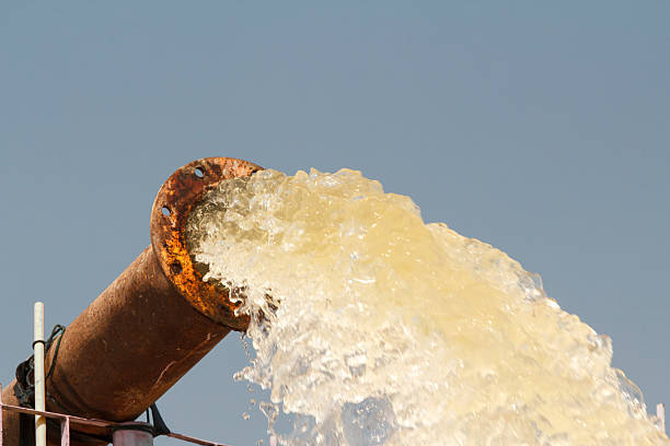 istock Pump water fill in reservoir 504912148