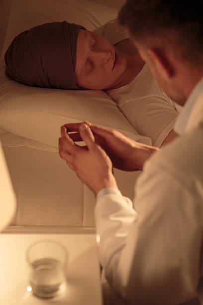 istock Night at hospital 504925292