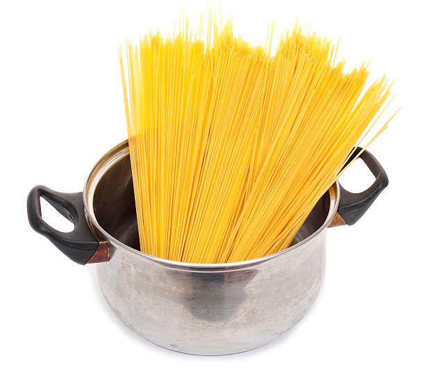 istock Cook the spagetti in the pan 504928692