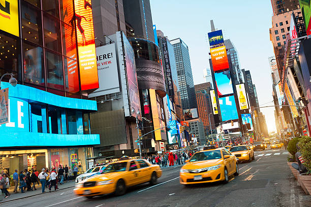 stati uniti, new york, times square di notte - yellow taxi foto e immagini stock