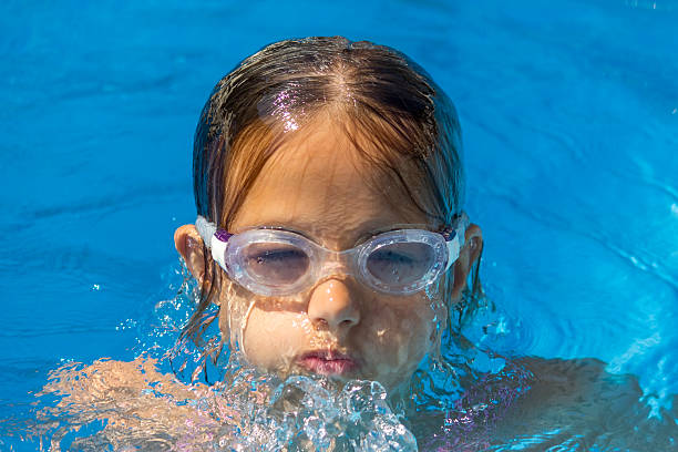 istock Girl underwater 505060594