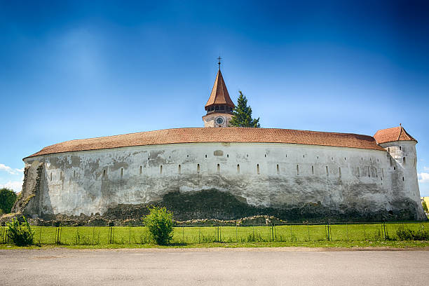 l'église prejmer renforcée - prejmer fortress photos et images de collection