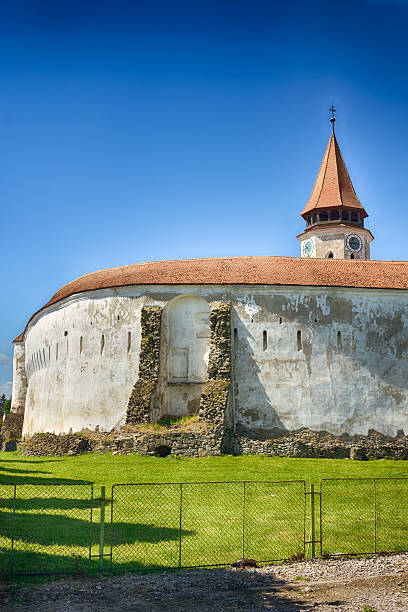 l'église prejmer renforcée - prejmer fortress photos et images de collection