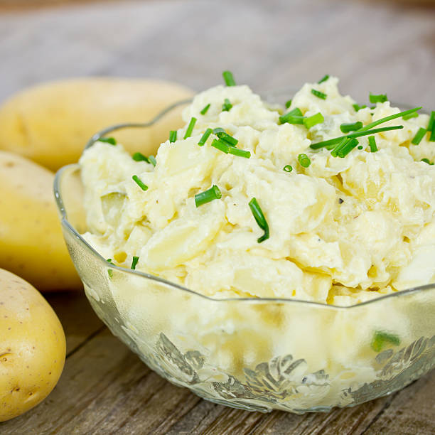 ensalada de patata - salad prepared potato potato salad food fotografías e imágenes de stock