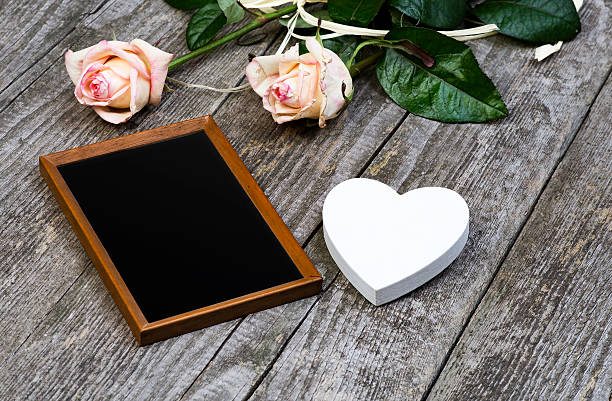 istock Blackboard, White Heart And Roses 505098562