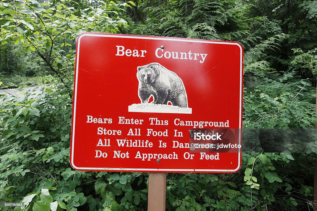 Bear Country Sign Stock Photo - Download Image Now - Bear, Road Sign, Brown  Bear - iStock