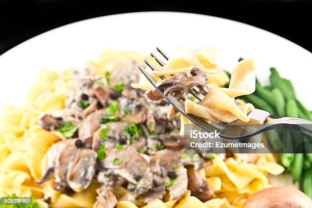 Stroganoff Tipo Seta Foto de stock y más banco de imágenes de Alimento - Alimento, Blanco - Color, Cena