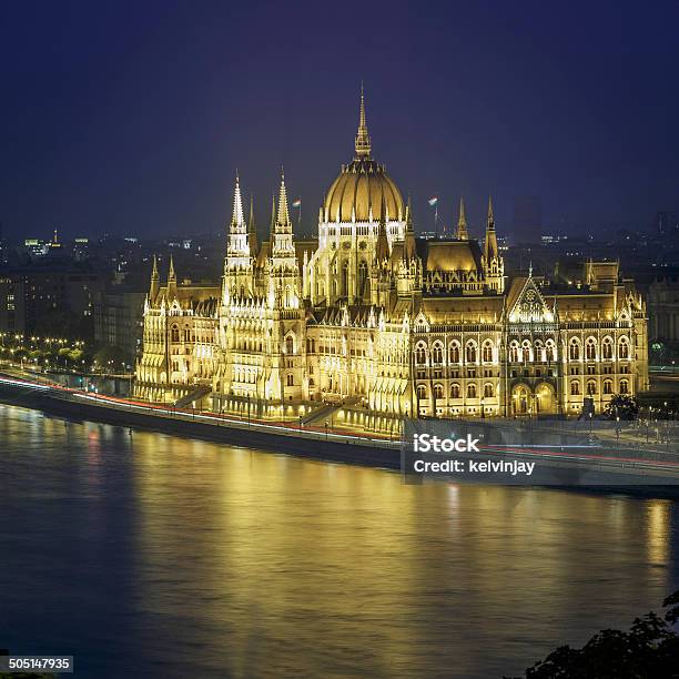 Palazzo Del Parlamento Ungherese A Budapest - Fotografie stock e altre immagini di Ambientazione esterna - Ambientazione esterna, Architettura, Budapest