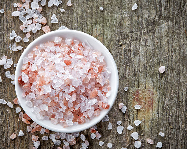 istock bowl of pink himalayan salt 505207012