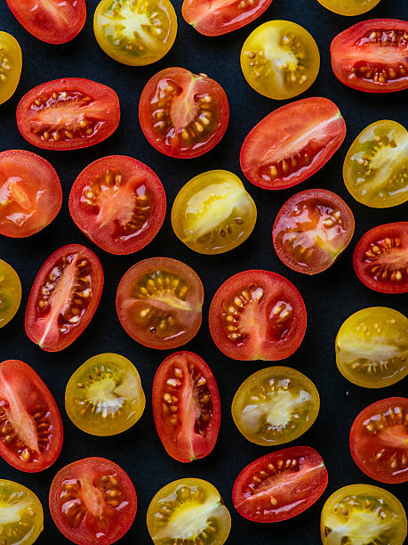 wiśniowe pomidory jedzenie w tle - cherry tomato flash zdjęcia i obrazy z banku zdjęć