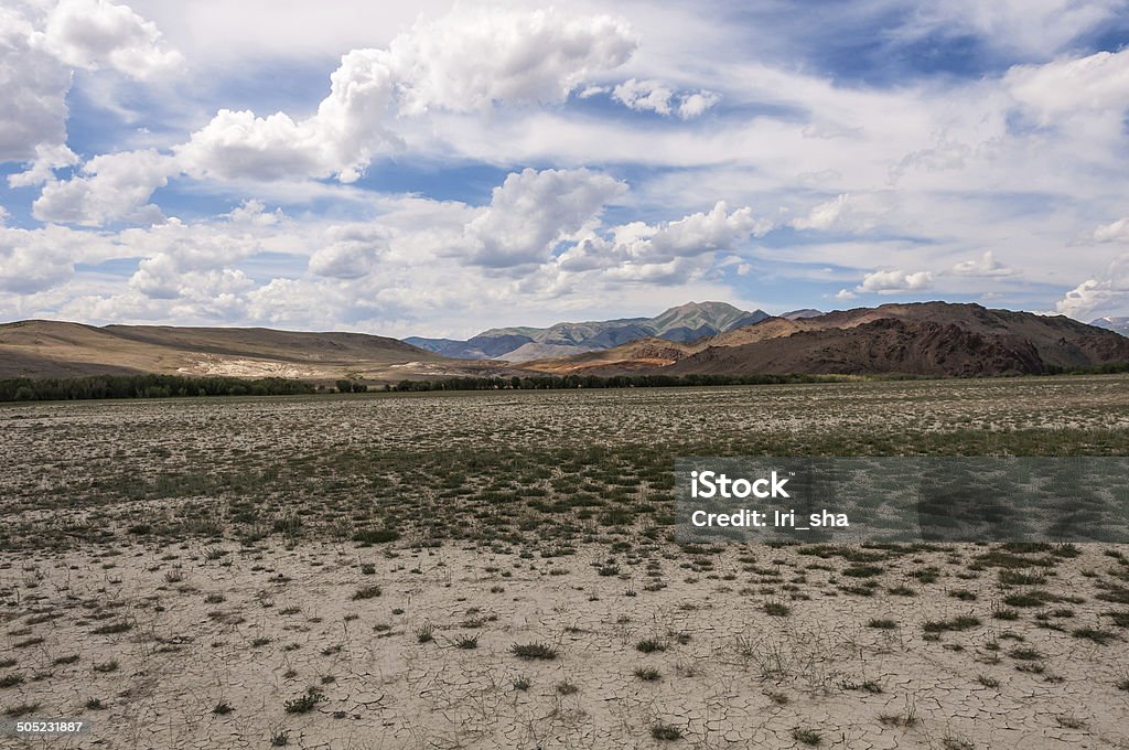 steppe desert mountain sky - Photo de Bleu libre de droits