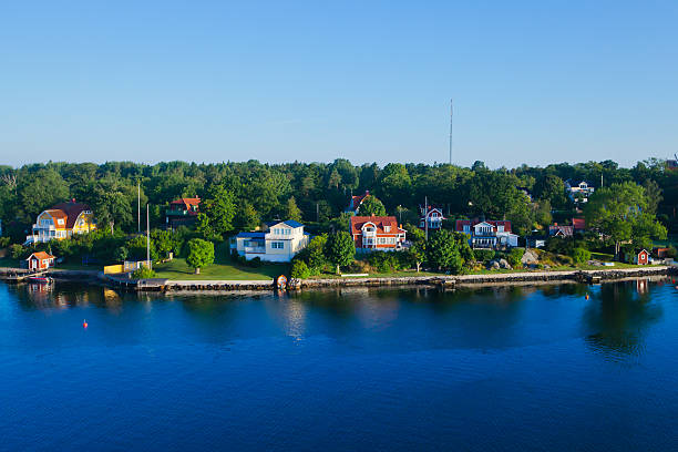 de verão vibrante imagem do arquipélago de estocolmo e skerries - stockholm archipelago sweden stockholm island - fotografias e filmes do acervo