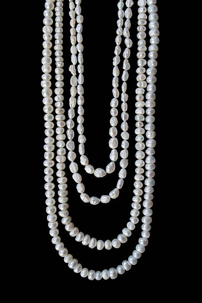 istock Vintage pearl necklace 505235490